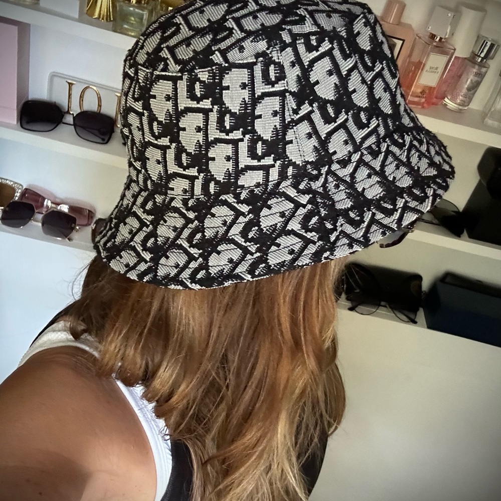 Hat - Picture 2 of 3
